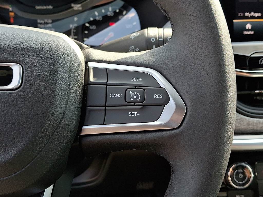 Thumbnail: 2023 Jeep Compass - 25