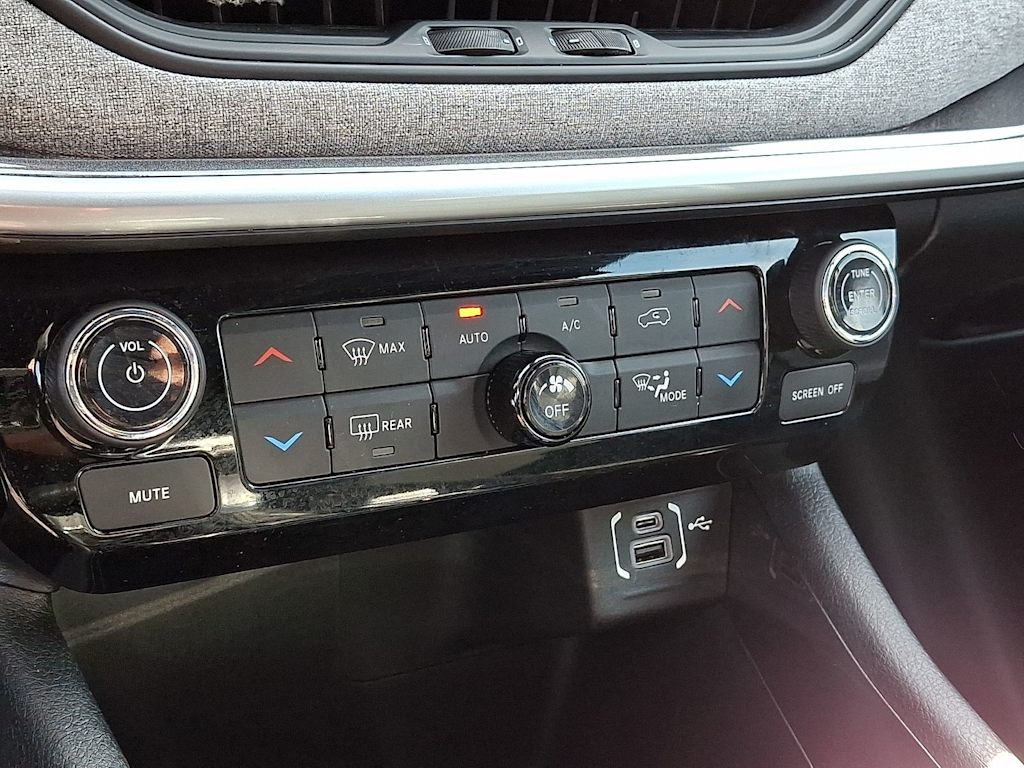 Thumbnail: 2023 Jeep Compass - 22