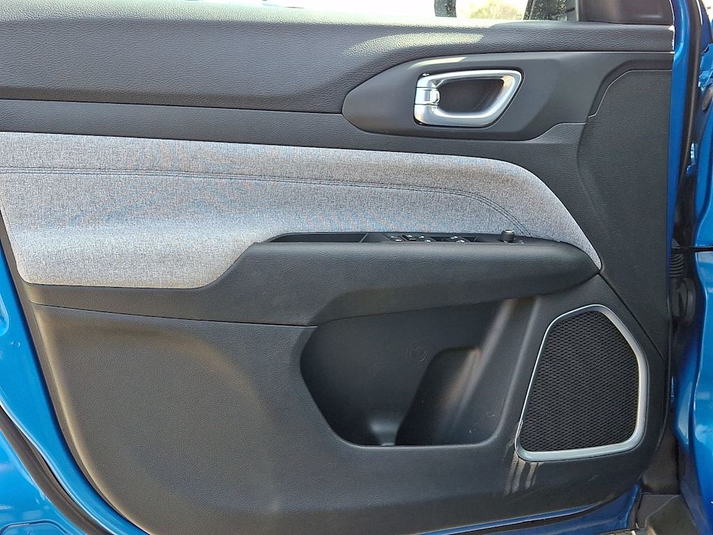 Thumbnail: 2023 Jeep Compass - 20