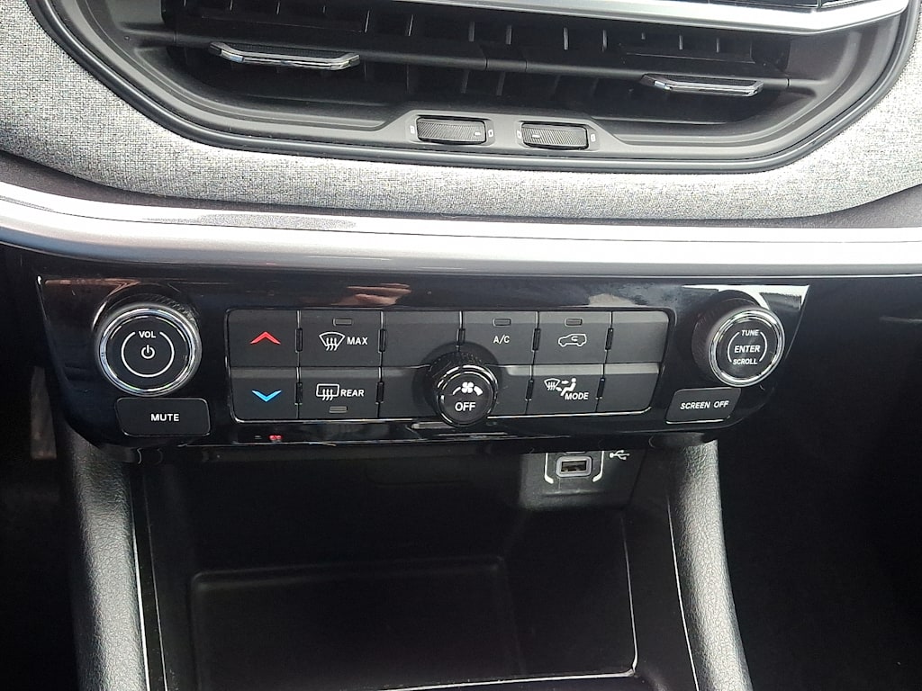 Thumbnail: 2023 Jeep Compass - 20