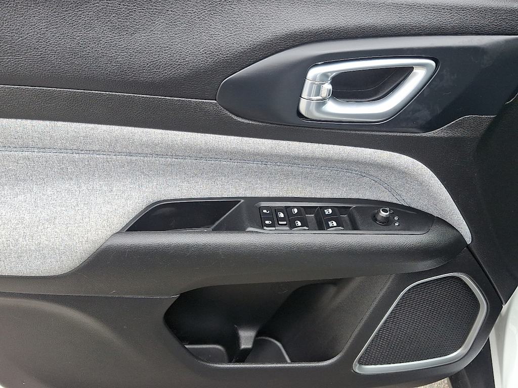 Thumbnail: 2023 Jeep Compass - 19