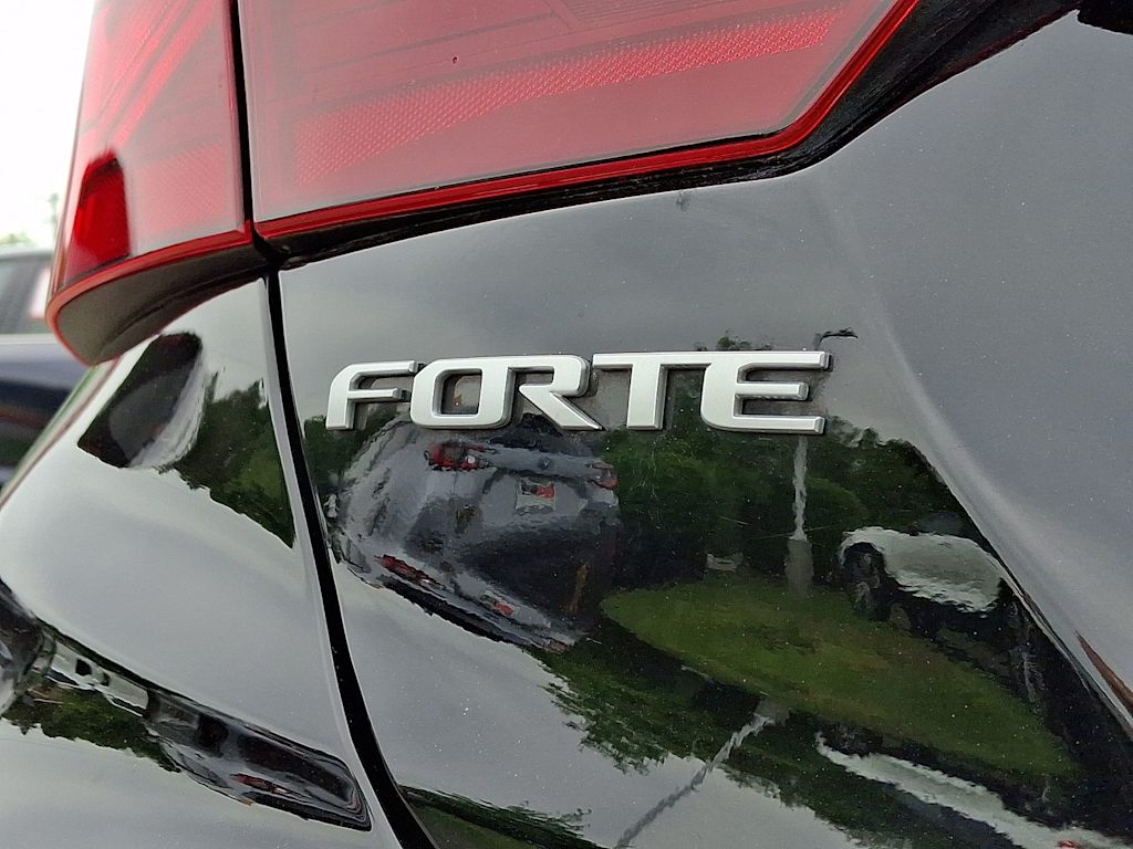 Thumbnail: 2023 Kia Forte - 6