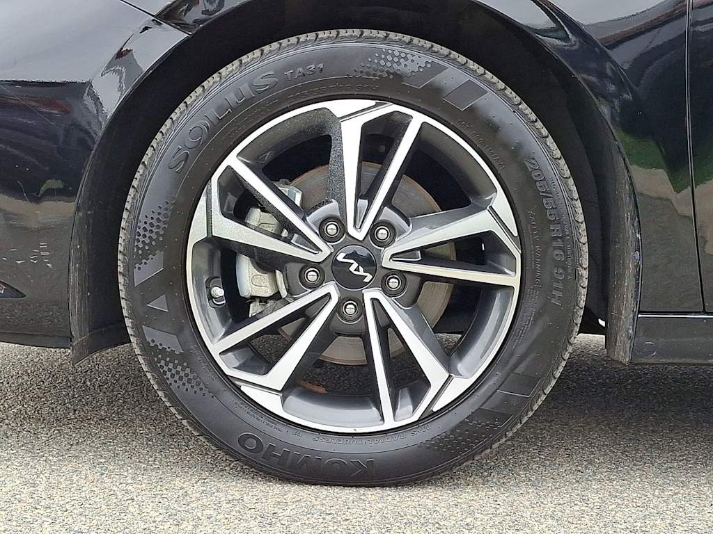 Thumbnail: 2023 Kia Forte - 7