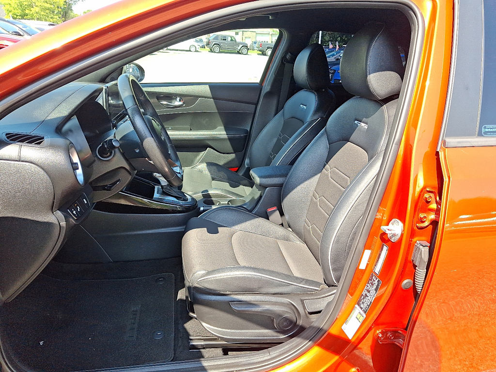 Thumbnail: 2023 Kia Forte - 10