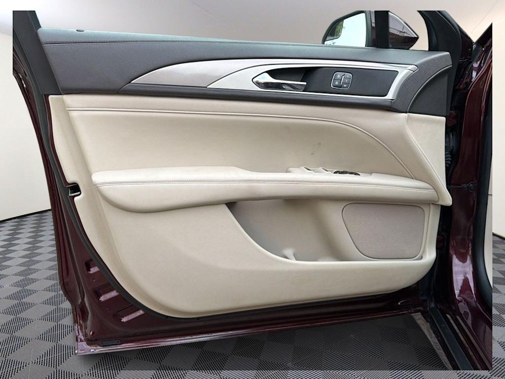 Thumbnail: 2018 Lincoln MKZ - 14