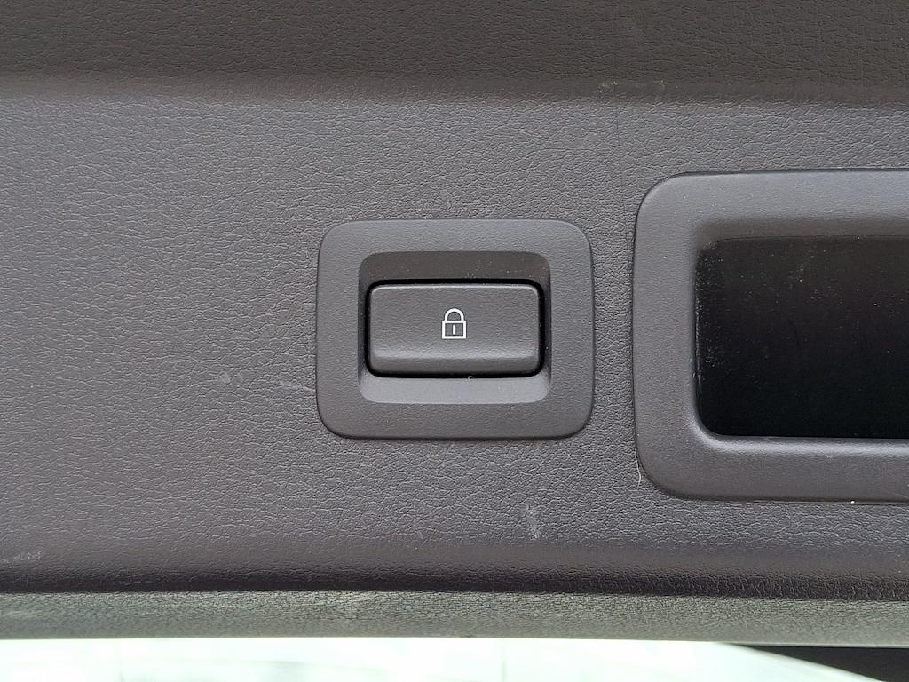 Thumbnail: 2023 Mazda CX-30 - 30