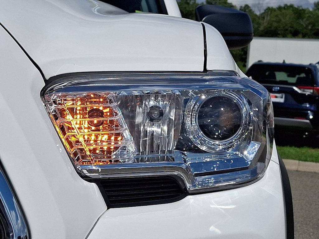 Thumbnail: 2023 Toyota Tacoma - 19