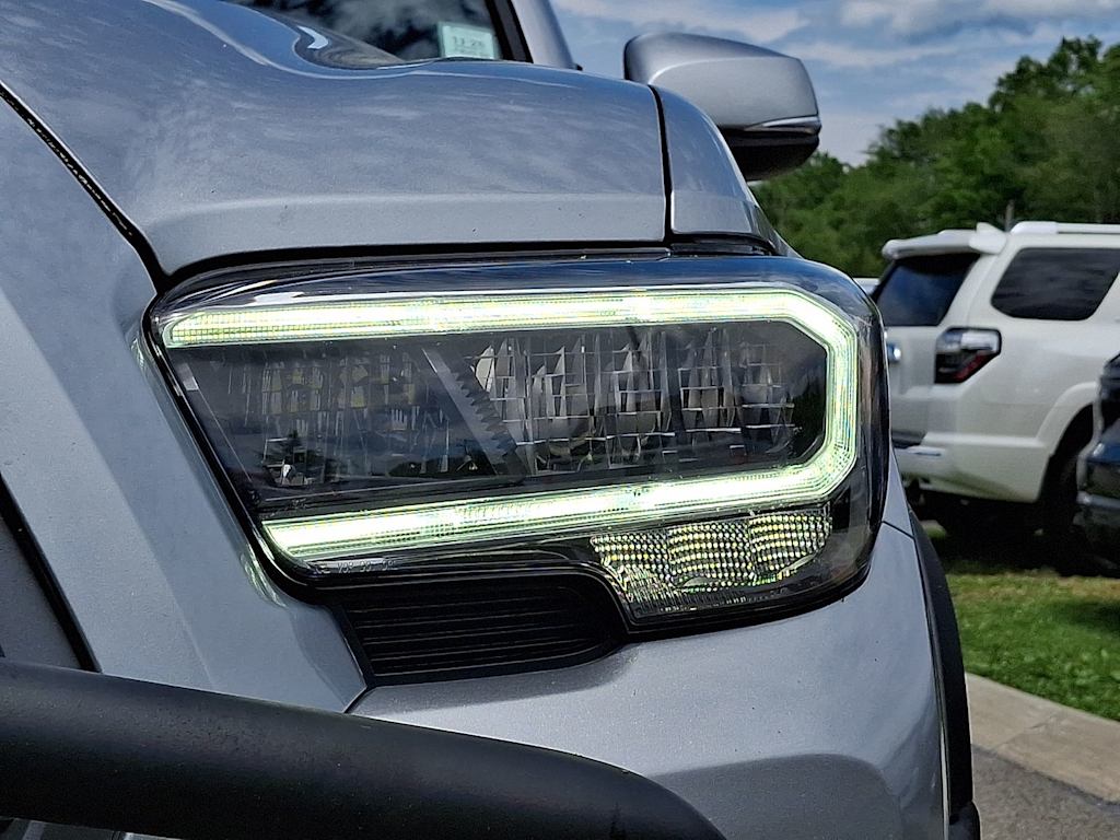 Thumbnail: 2023 Toyota Tacoma - 20