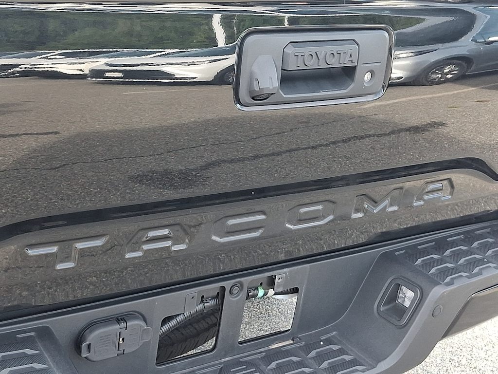 Thumbnail: 2020 Toyota Tacoma - 7