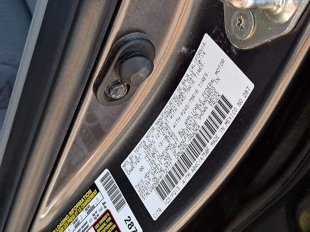 Thumbnail: 2015 Toyota Tacoma - 28