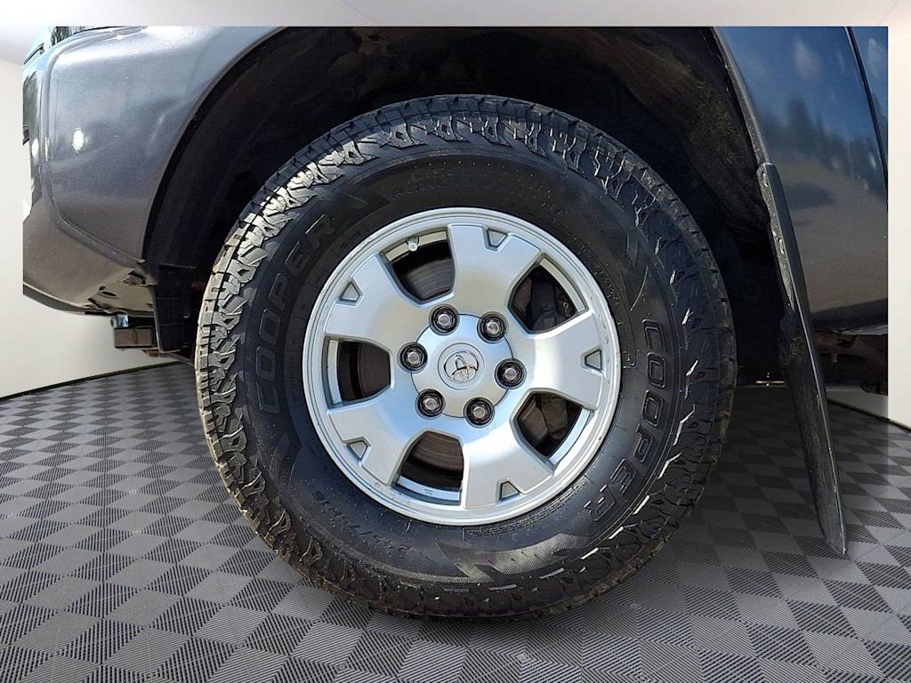 Thumbnail: 2015 Toyota Tacoma - 7