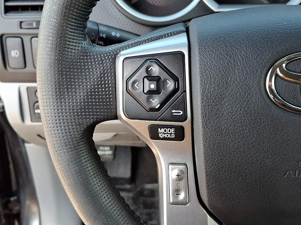 Thumbnail: 2015 Toyota Tacoma - 21
