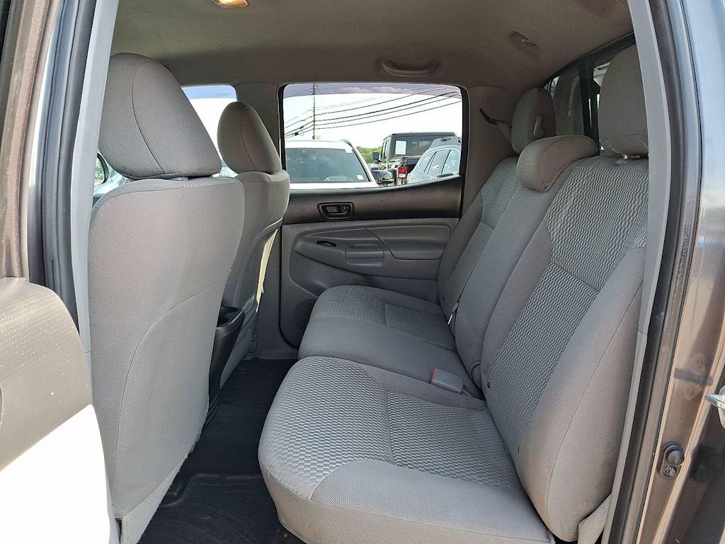 Thumbnail: 2015 Toyota Tacoma - 10