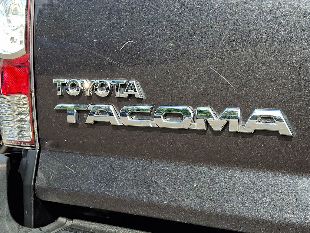 Thumbnail: 2015 Toyota Tacoma - 6
