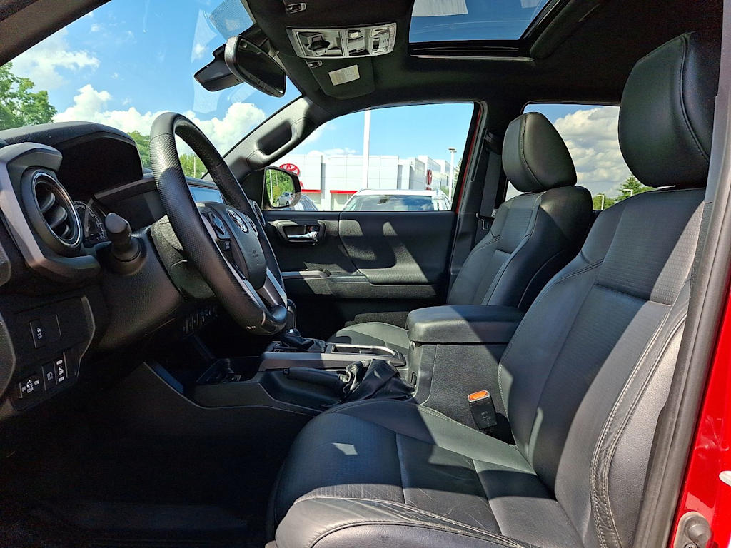 Thumbnail: 2021 Toyota Tacoma - 10
