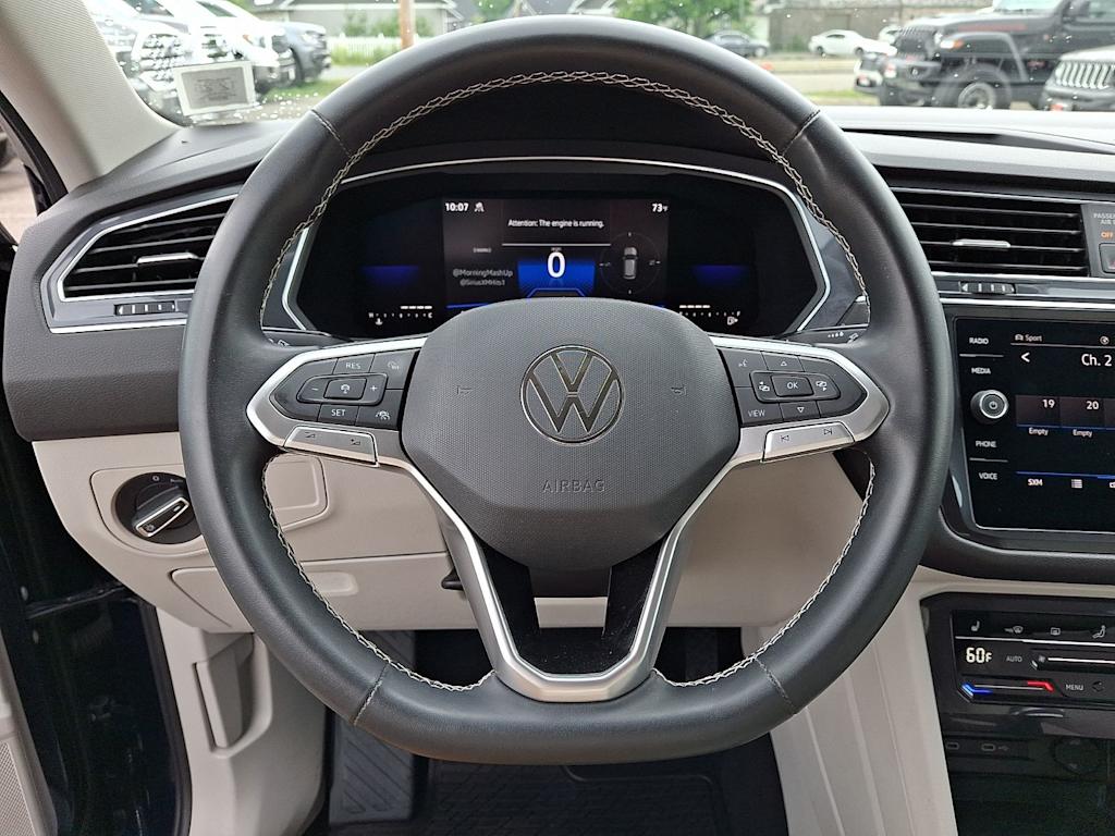 Thumbnail: 2022 Volkswagen Tiguan - 9
