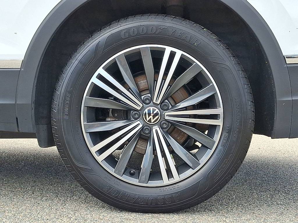 Thumbnail: 2024 Volkswagen Tiguan - 8