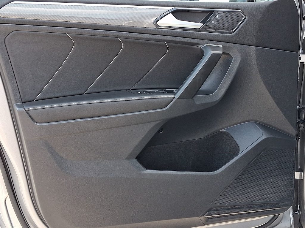 Thumbnail: 2023 Volkswagen Tiguan - 21