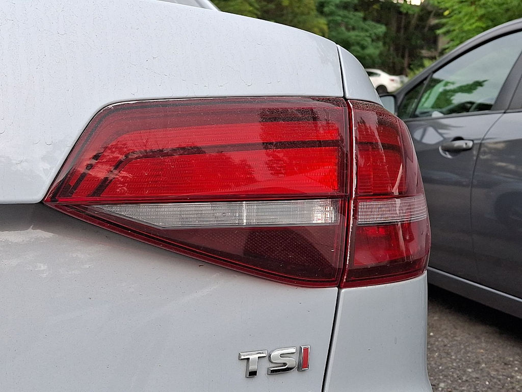Thumbnail: 2017 Volkswagen Jetta - 7