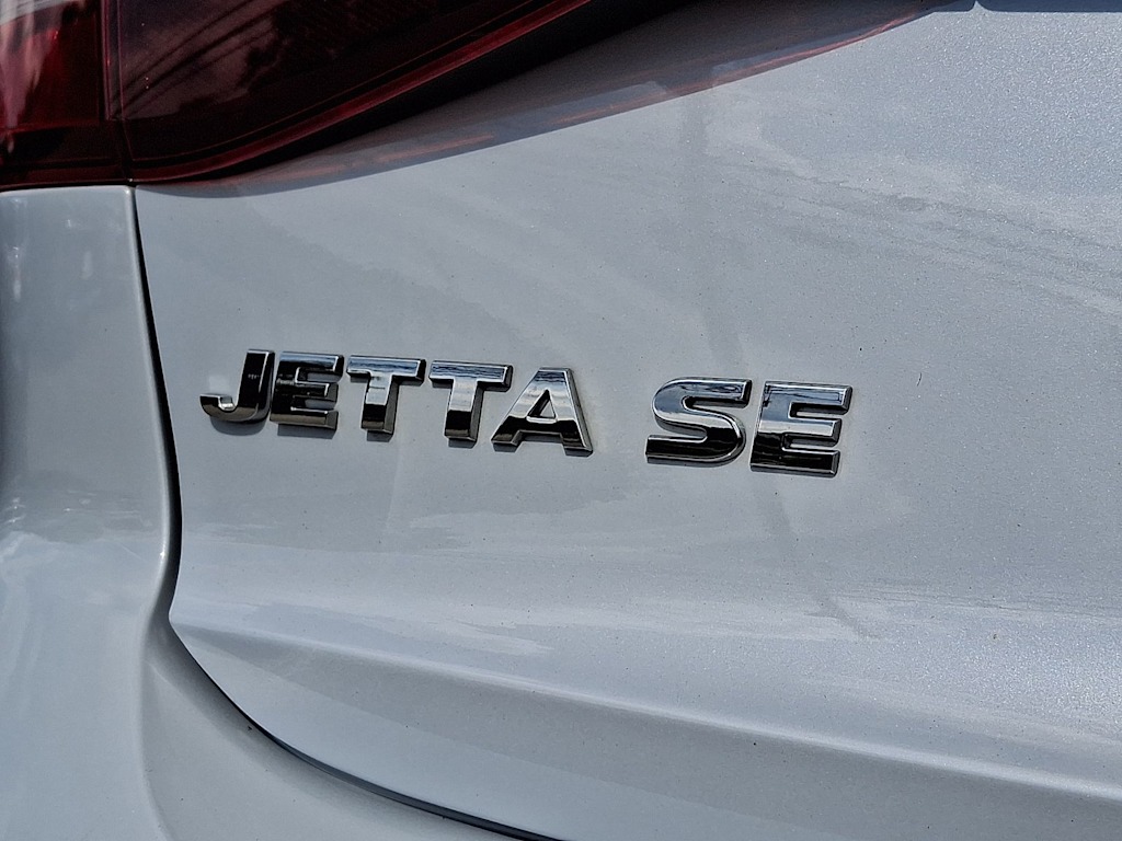 Thumbnail: 2017 Volkswagen Jetta - 7