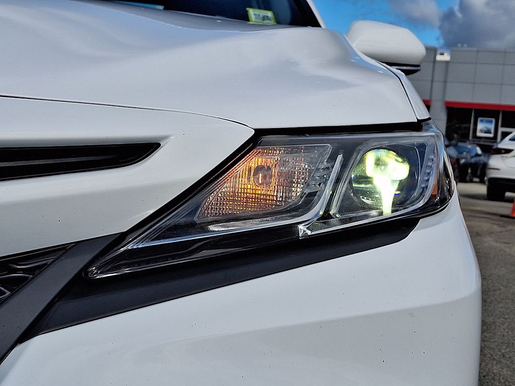 Thumbnail: 2018 Toyota Camry - 18