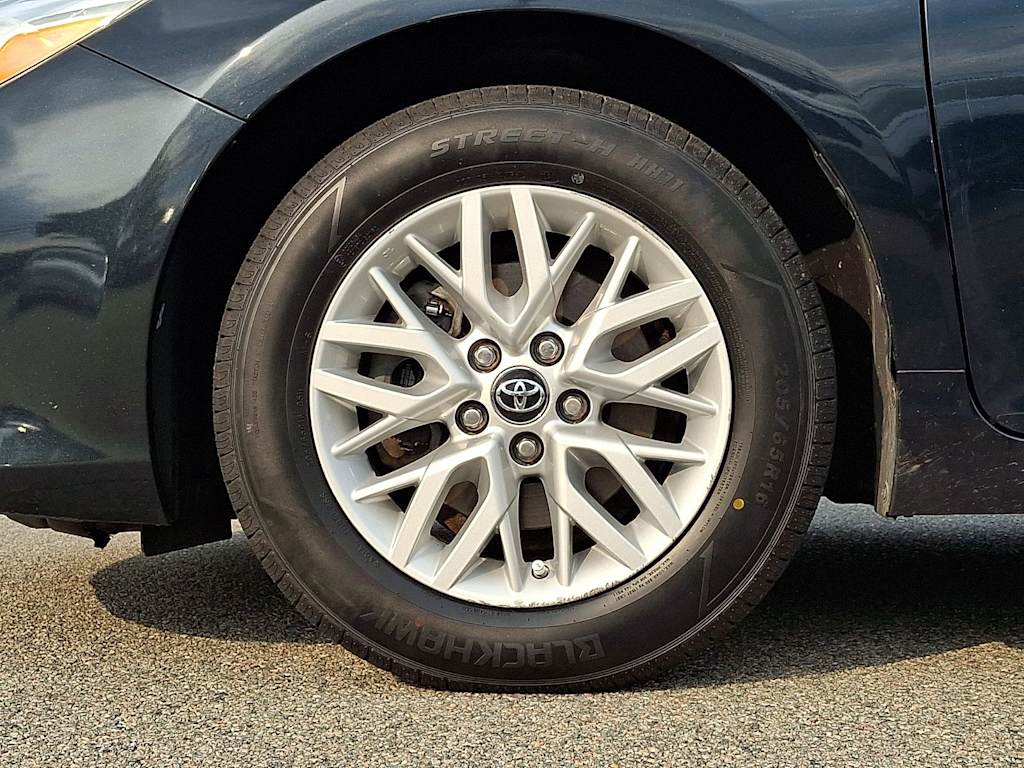 Thumbnail: 2016 Toyota Camry - 8