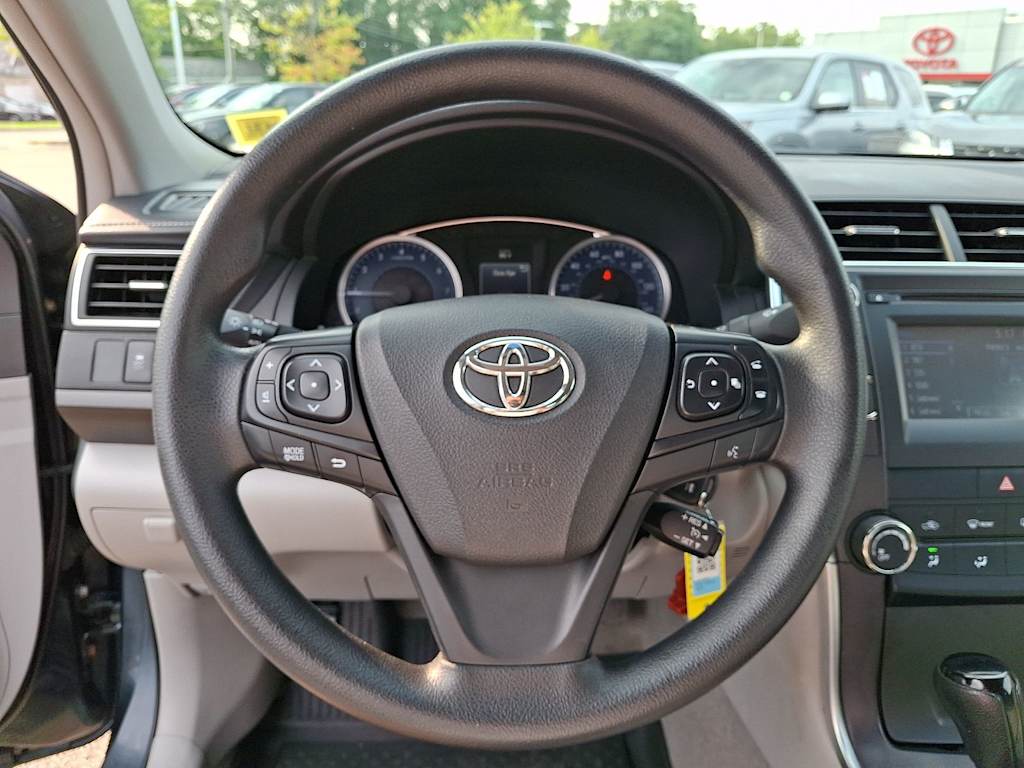 Thumbnail: 2016 Toyota Camry - 9