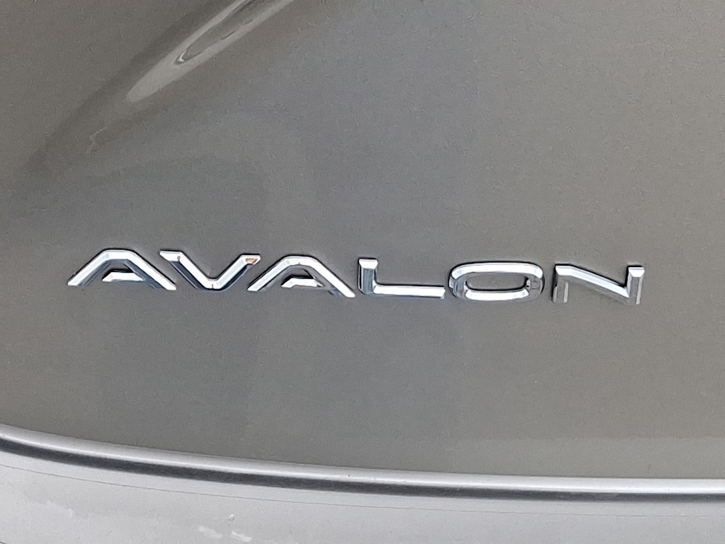 2018 Toyota Avalon XLE 29