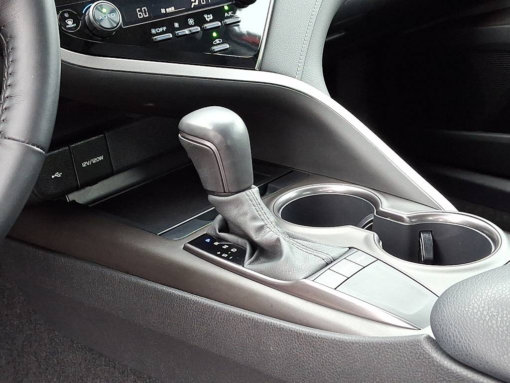 Thumbnail: 2022 Toyota Camry - 13