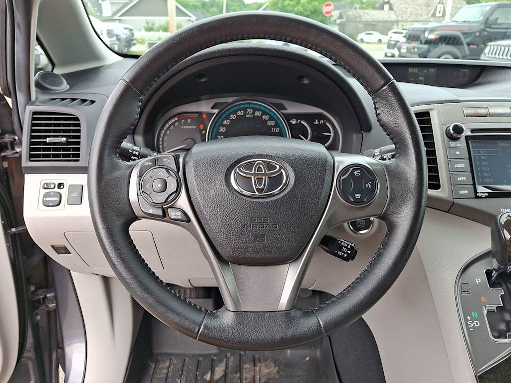 Thumbnail: 2015 Toyota Venza - 8