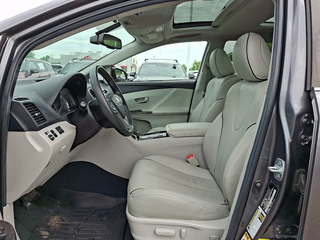 Thumbnail: 2015 Toyota Venza - 9