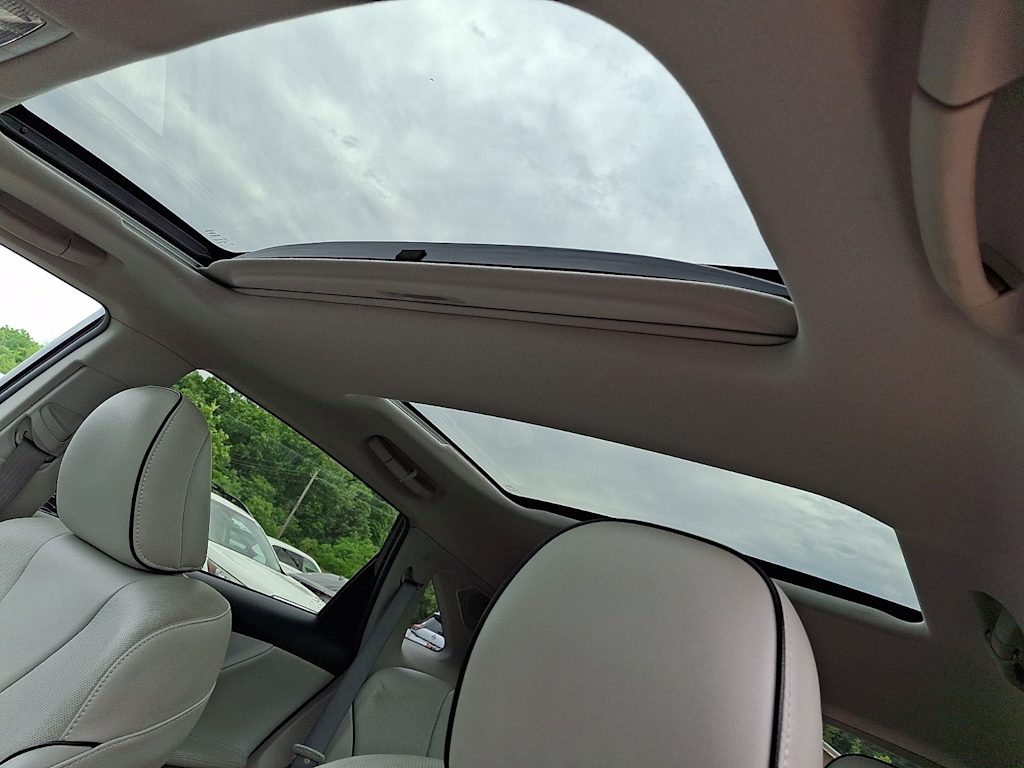 Thumbnail: 2015 Toyota Venza - 23