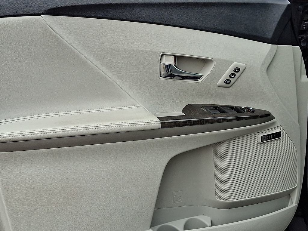 Thumbnail: 2015 Toyota Venza - 22