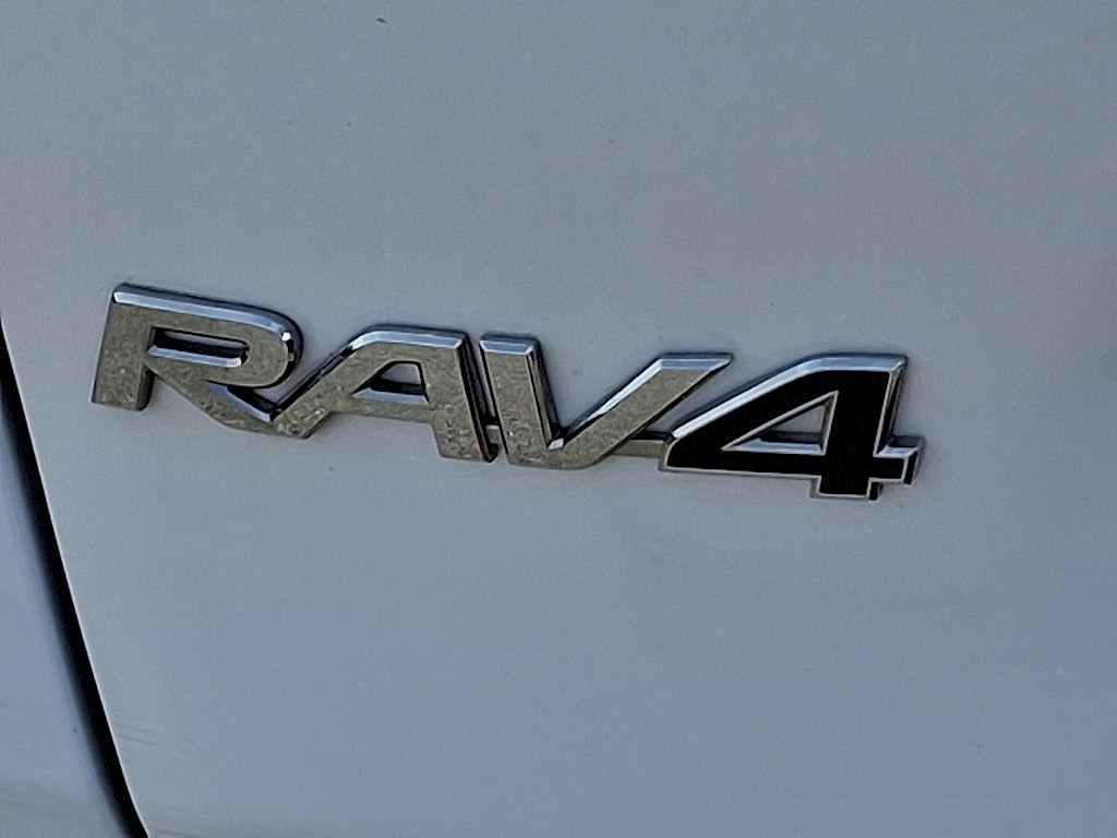 Thumbnail: 2021 Toyota RAV4 - 28