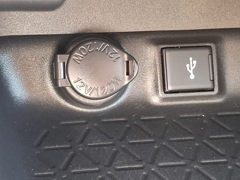 Thumbnail: 2021 Toyota RAV4 - 26