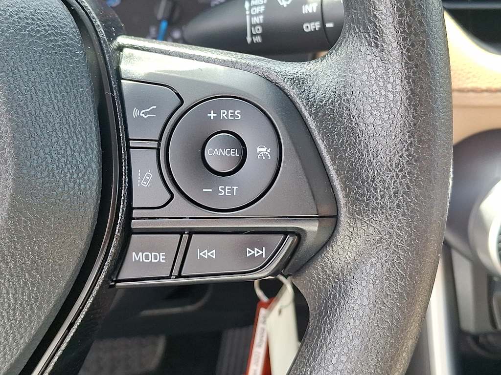 Thumbnail: 2021 Toyota RAV4 - 24