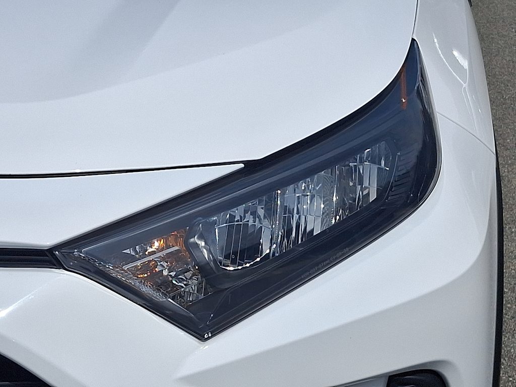 Thumbnail: 2021 Toyota RAV4 - 18