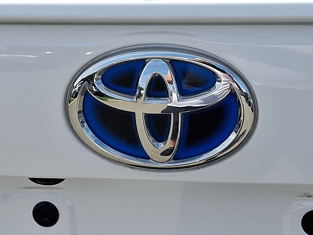 Thumbnail: 2021 Toyota RAV4 - 7