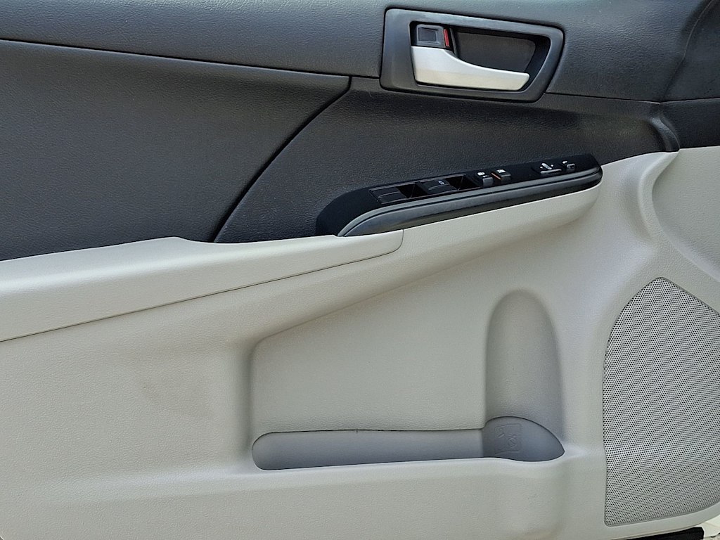 Thumbnail: 2014 Toyota Camry - 21