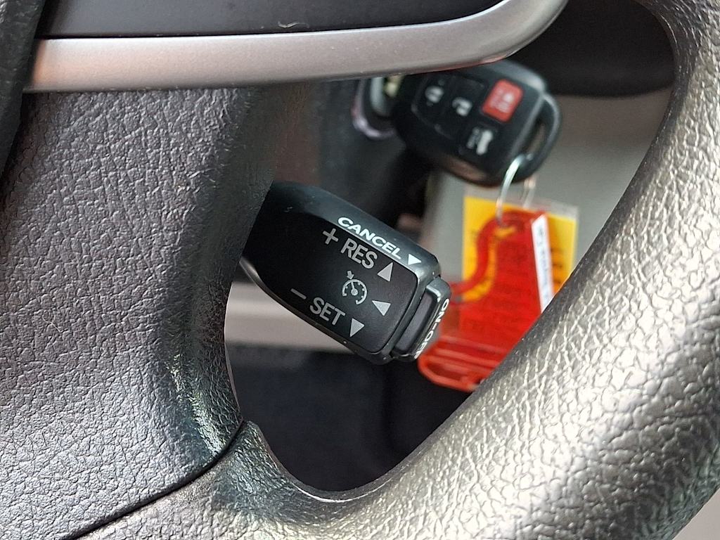 Thumbnail: 2014 Toyota Camry - 28