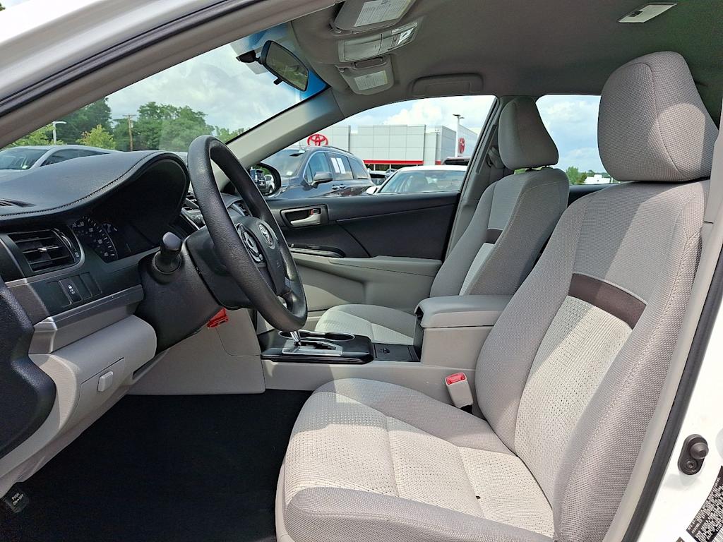 Thumbnail: 2014 Toyota Camry - 10