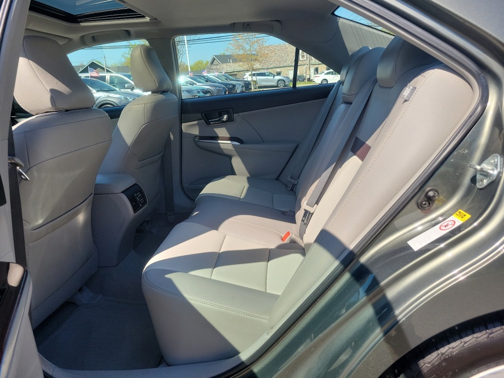 2012 Toyota Camry XLE 10
