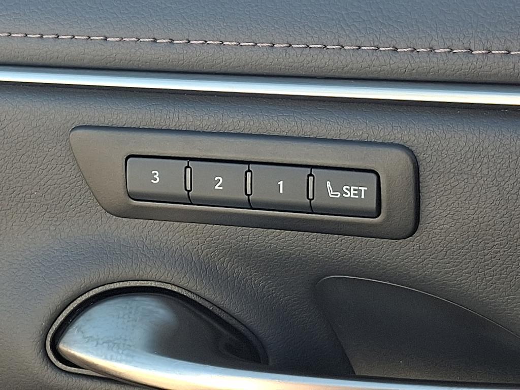 Thumbnail: 2022 Lexus ES - 27