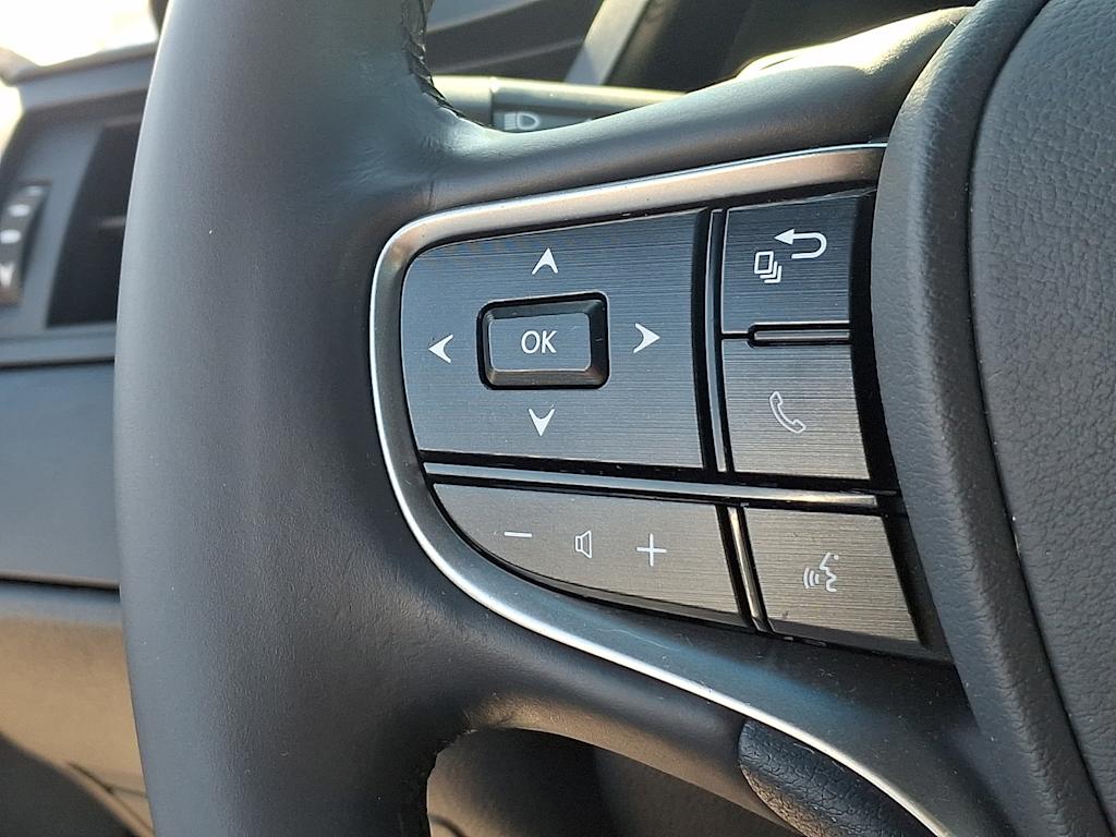 Thumbnail: 2022 Lexus ES - 24