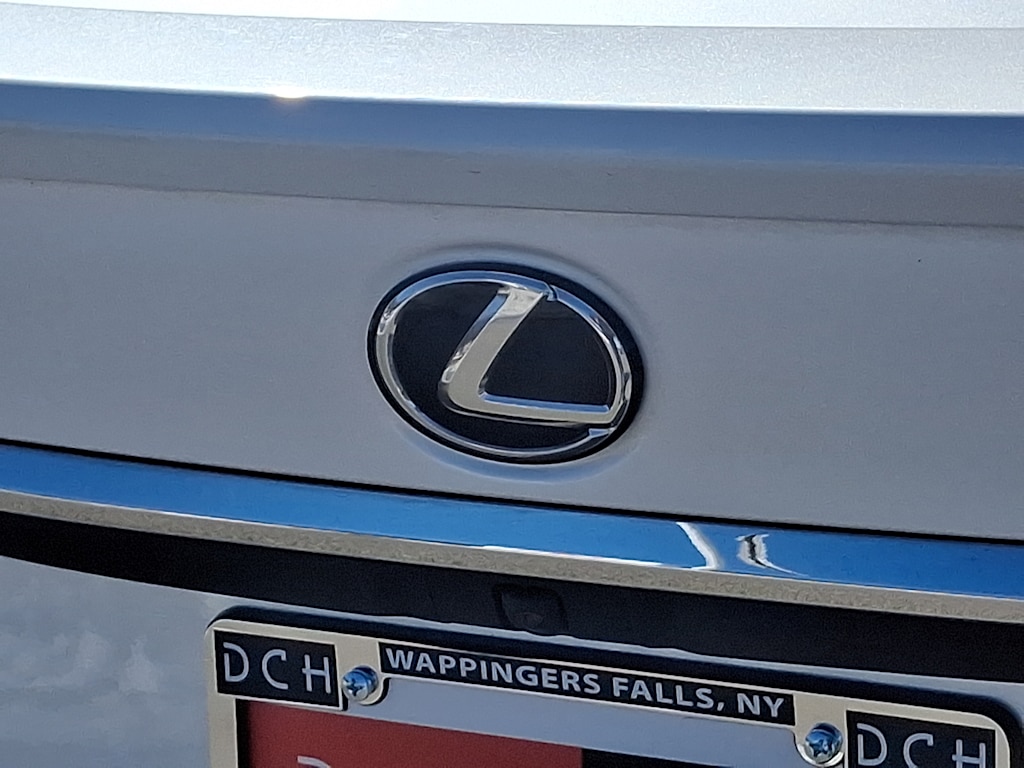 Thumbnail: 2022 Lexus ES - 29