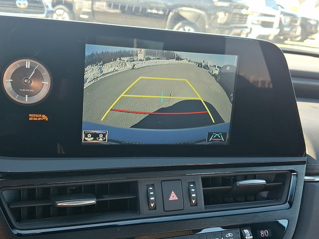 Thumbnail: 2022 Lexus ES - 23