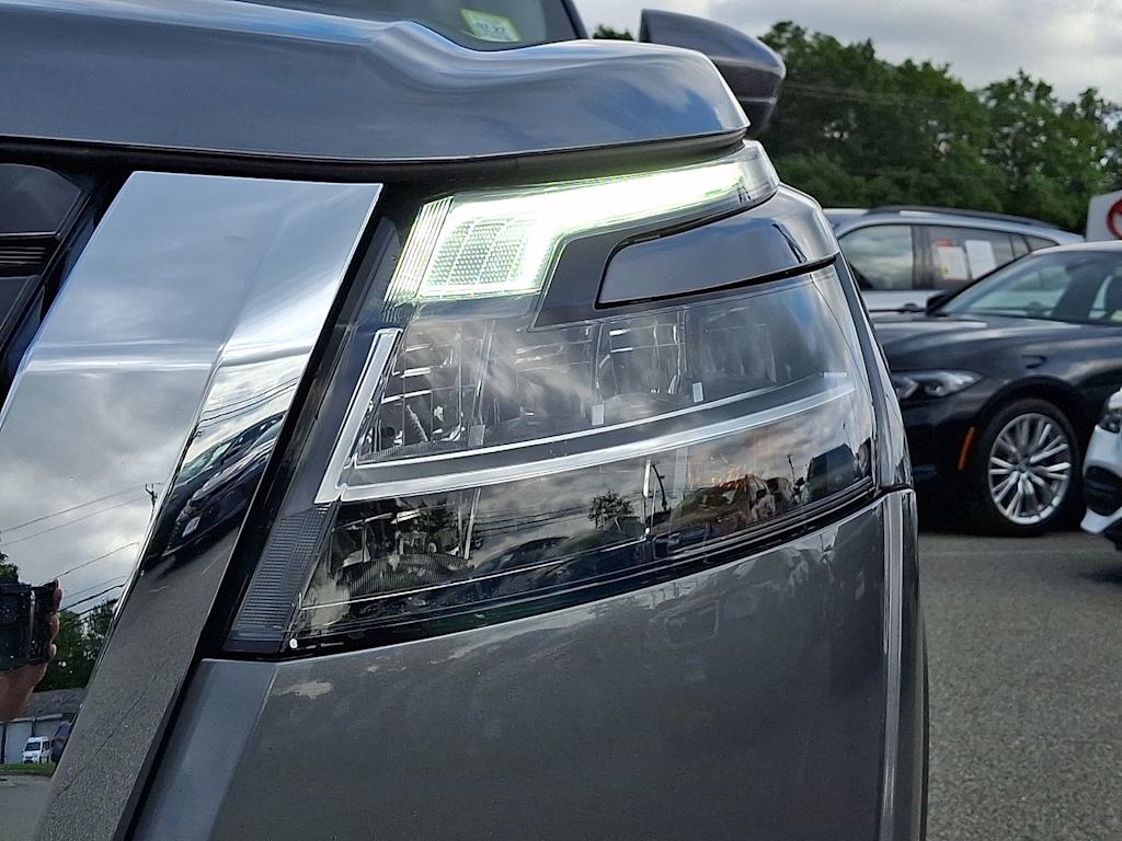 Thumbnail: 2023 Nissan Pathfinder - 19