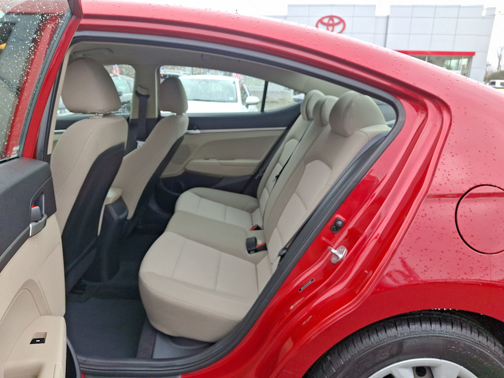 2020 Hyundai Elantra SE 11