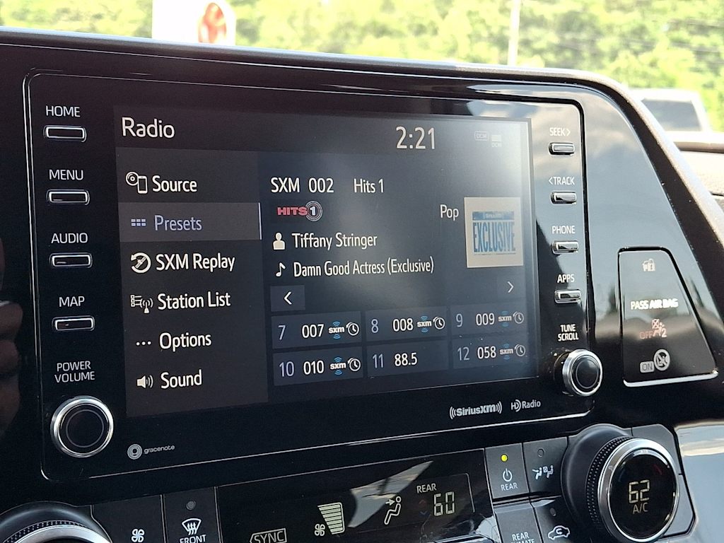Thumbnail: 2020 Toyota Highlander - 25