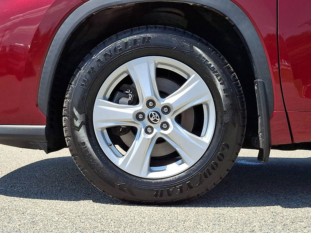 Thumbnail: 2020 Toyota Highlander - 8
